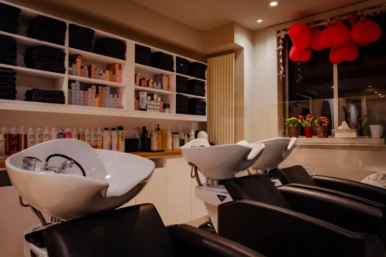 salon-coiffure-les-germaines-lyon-bacs-shampoing