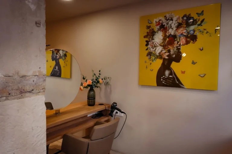 salon-coiffure-les-germaines-lyon-decoration-murale